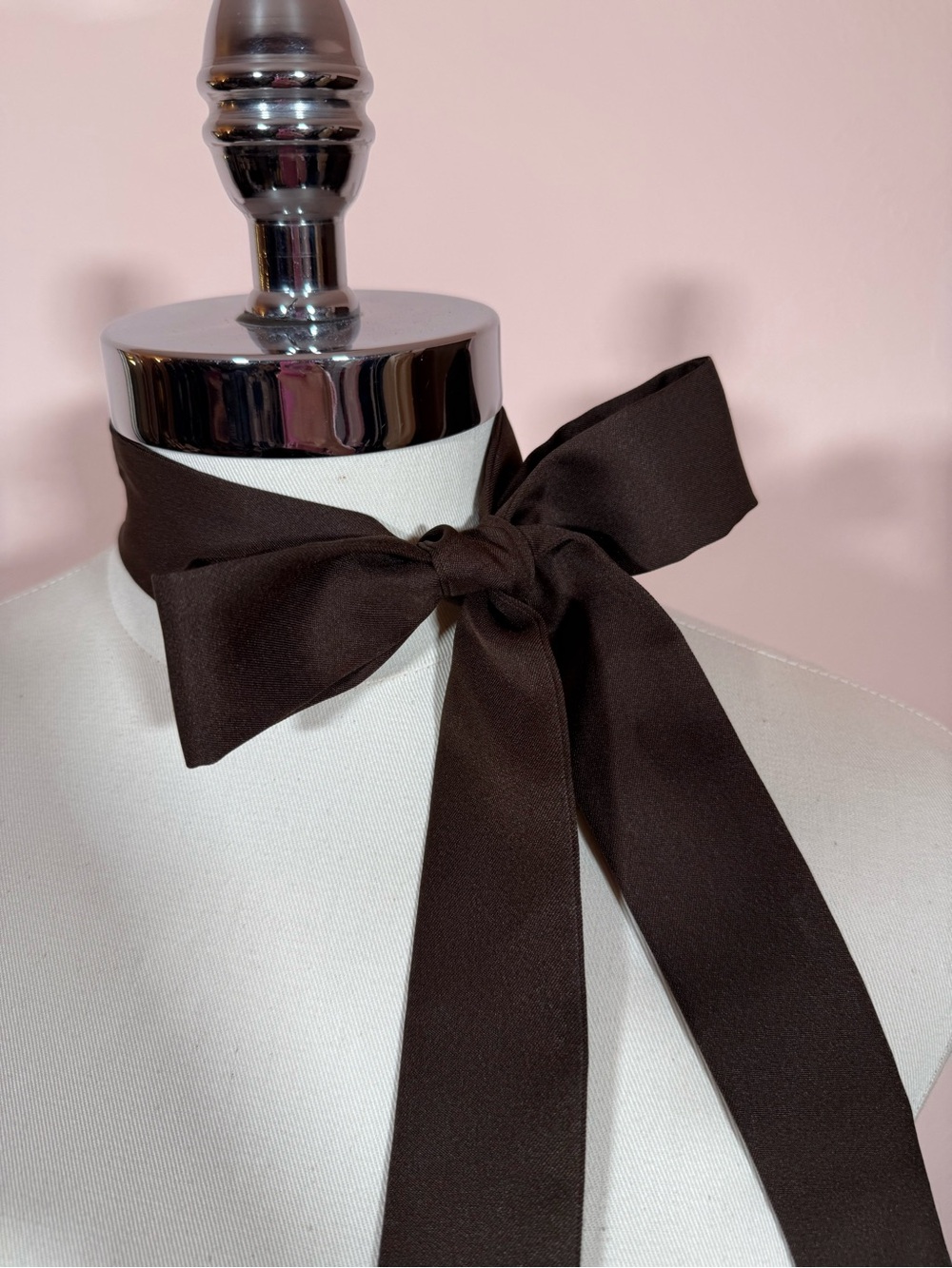 Vintage mod minimalist tuxedo brown long narrow bow neck scarf Twilly